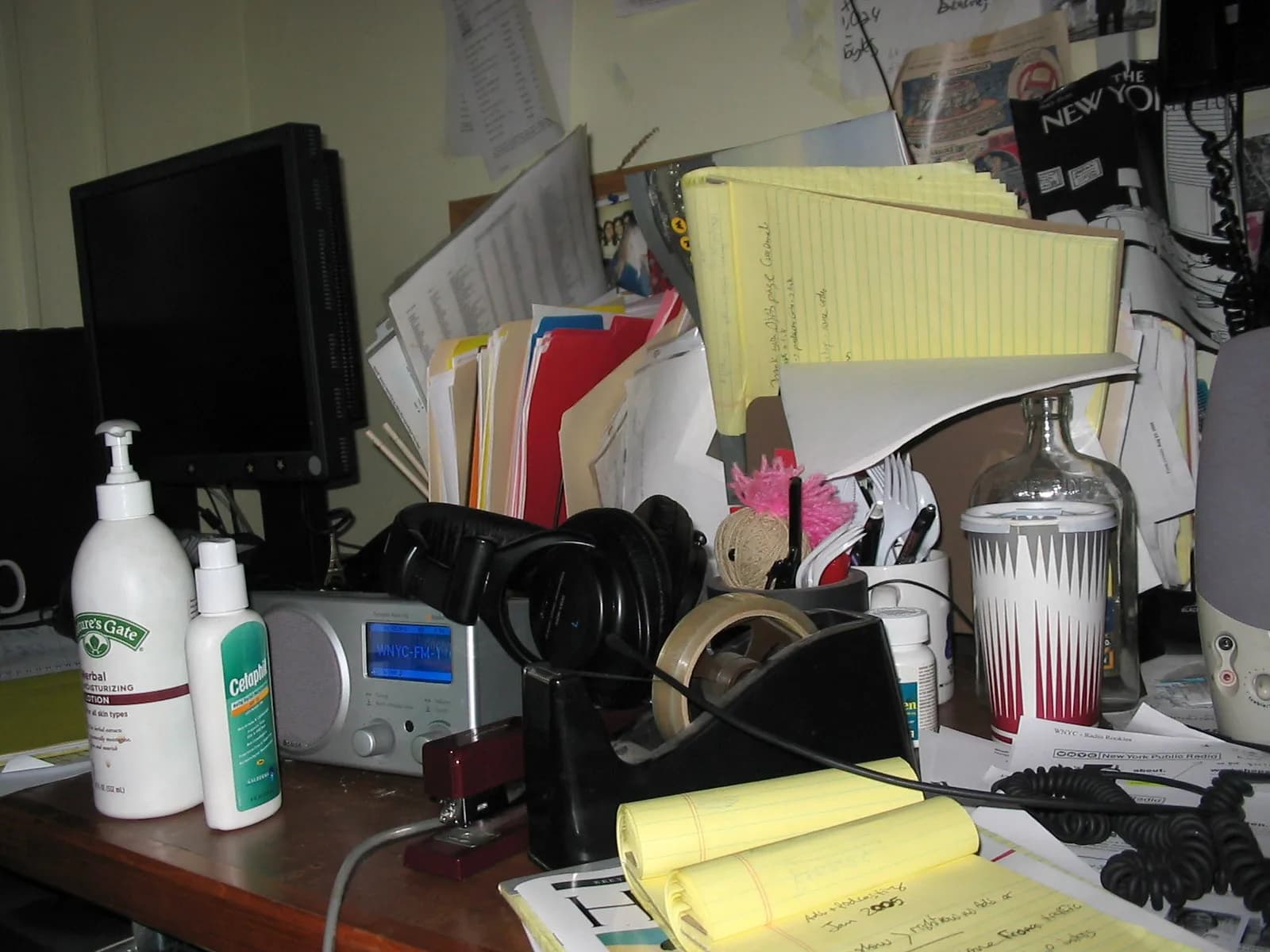 Messy_desk.jpg
